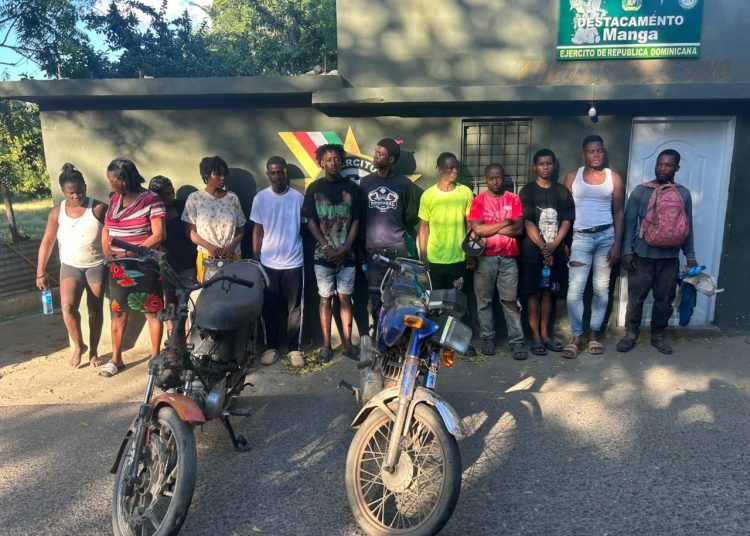 Ejército detiene 30 haitianos indocumentados y ocupa motocicletas en Montecristi
