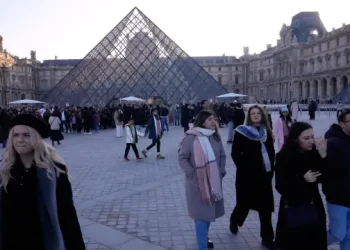 El Louvre reabre parcialmente a pesar de la huelga de sus trabajadores