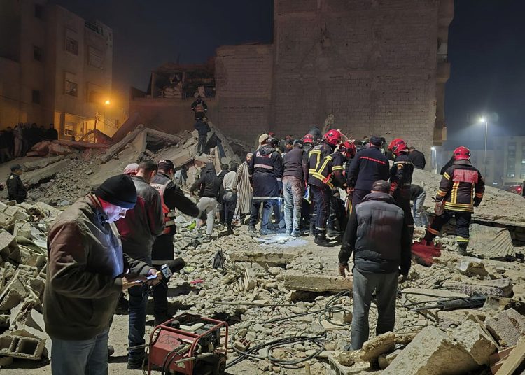 Suben a 22 los muertos por el derrumbe de dos edificios que Marruecos investiga