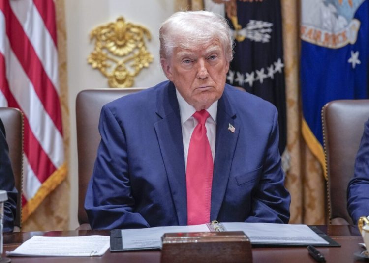 Trump anuncia que EE.UU. confiscó un petrolero frente las costas de Venezuela