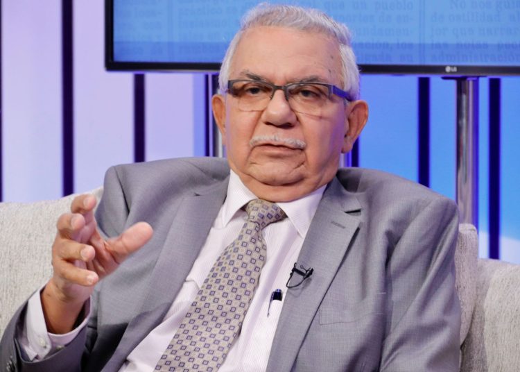 Abinader ordena crear comisión técnica para reforzar controles y supervisión en Senasa