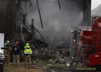 Al menos seis muertos tras la caída de una avioneta en el centro de México