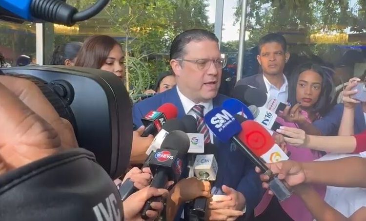 Yayo Sanz Lovatón afirma que la gracia navideña avanza con éxito y destaca liderazgo económico del país