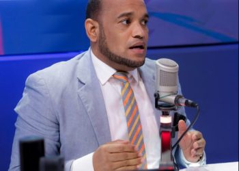 Jonatan Familia denuncia atraso en aprobación presupuestaria de la Alcaldía de  Santo Domingo Oeste