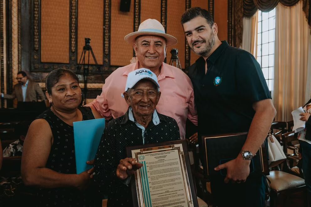 Carlos Lindao, el ecuatoriano de 123 años que busca validar su edad para convertirse en el hombre más longevo del mundo - Noticias de hoy en República Dominicana | De Último Minuto