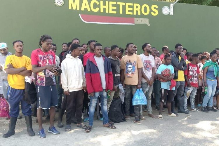 Detienen a 159 extranjeros indocumentados durante operativos en distintas comunidades de Valverde