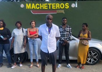 Detienen conductor que transportaba haitianos indocumentados en un vehículo en Mao