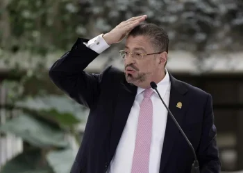 El presidente de Costa Rica conserva su fuero en el proceso sobre intromisión en política electoral