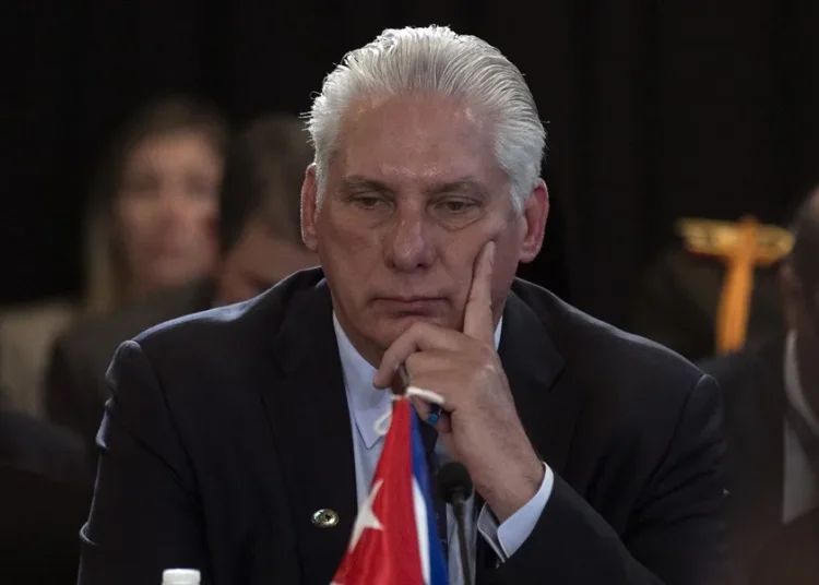 El presidente de Cuba exige que el Partido Comunista funcione «distinto» en medio de la crisis