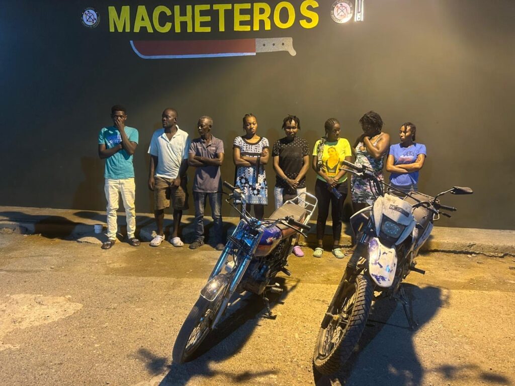 Ejército detiene 30 haitianos indocumentados y ocupa motocicletas en Montecristi - Noticias de hoy en República Dominicana | De Último Minuto