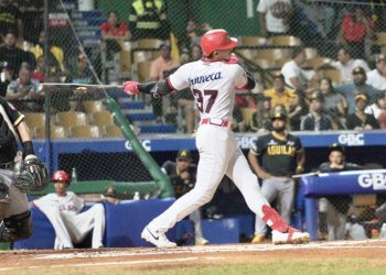 Rally de cuatro carreras en el séptimo da triunfo al Escogido sobre las Águilas