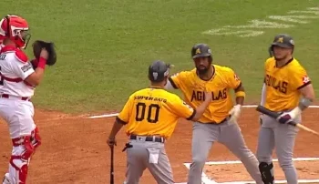 Águilas Cibaeñas aseguran su pase a la semifinal con blanqueada 5-0 sobre los Leones