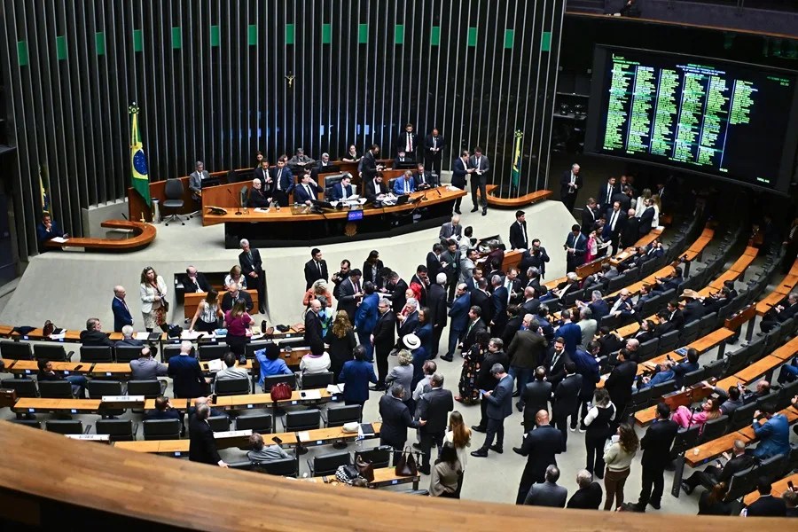 Forcejeos en el Parlamento de Brasil por un proyecto para reducir la condena a Bolsonaro | 2 | Forcejeos en el Parlamento de Brasil por un proyecto para reducir la condena a Bolsonaro - Noticias de hoy en República Dominicana | De Último Minuto