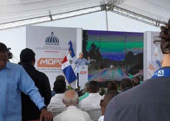 Nueva carretera de Hondo Valle reduce más de dos horas el viaje desde SD, destaca Eduardo Estrella