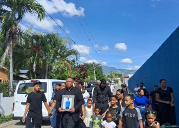 Familiares de estudiante asesinado marchan en Santiago y exigen que se investigue a otros presuntos implicados