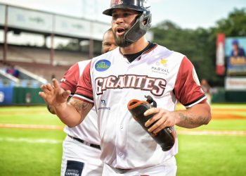 Gigantes estallan con ocho carreras en la octava y ganan la serie particular a los Toros