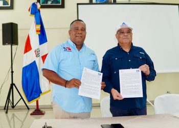 Firman acuerdo para acondicionar estadios de béisbol en la provincia Santo Domingo