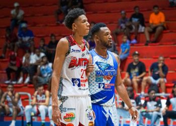 Buitres de Lavapiés vencen a Pueblo Nuevo y avanzan a la gran final del Torneo de Baloncesto Superior de San Cristóbal