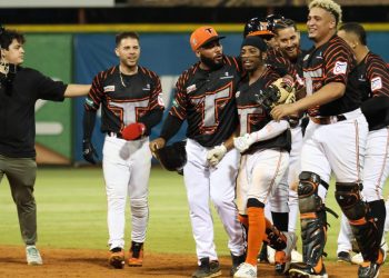 Toros dejan tendidas a las Estrellas y conquistan la Serie de la Caña