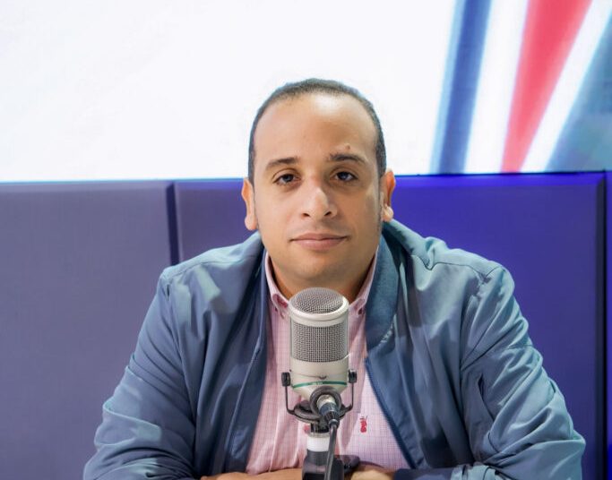 Psiquiatra Luis Ortega aborda la salud mental en Navidad: El desafío de gestionar el duelo, las deudas y la presión social