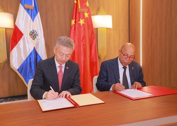 China dona equipos electrónicos a la Cámara de Diputados