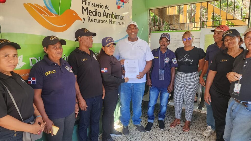 La Brigada de Protección Animal de Bahoruco se Reúne con Autoridades de Independencia - Noticias de hoy en República Dominicana | De Último Minuto