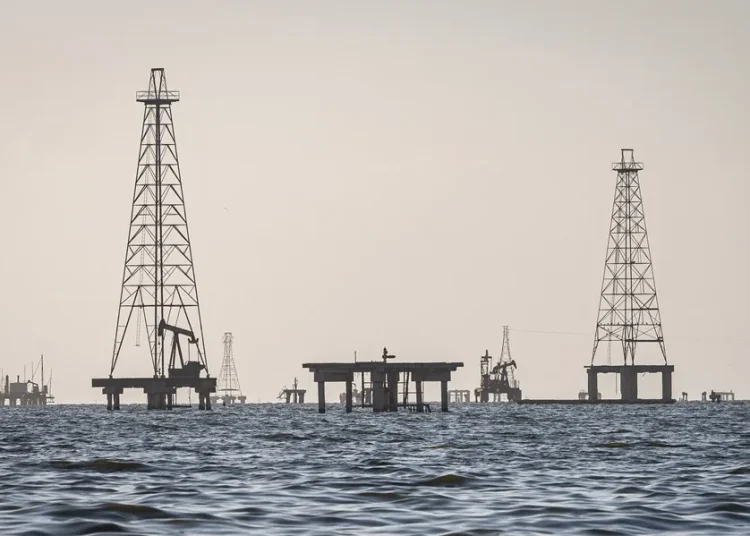 Maduro llama a los trabajadores petroleros a organizar «una gran protesta mundial» contra EE.UU.