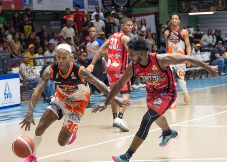 Savica y Antonio Guzmán ponen un pie en la final del TBS Higüey 2025