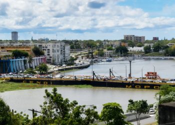 Puente Flotante sobre el río Ozama cierra este sábado dos horas por paso de embarcaciones