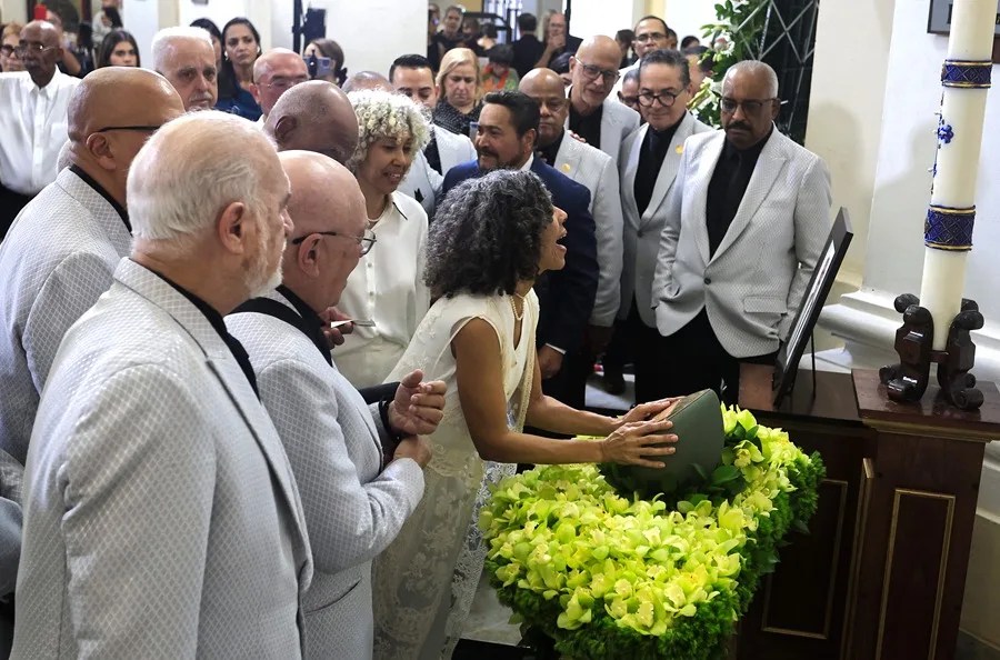 Puerto Rico despide con emoción y música a Rafael Ithier, fundador de El Gran Combo