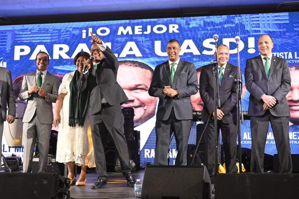 Radhamés Silverio ofrece tradicional fiesta a servidores académicos y administrativos de la UASD - Noticias de hoy en República Dominicana | De Último Minuto