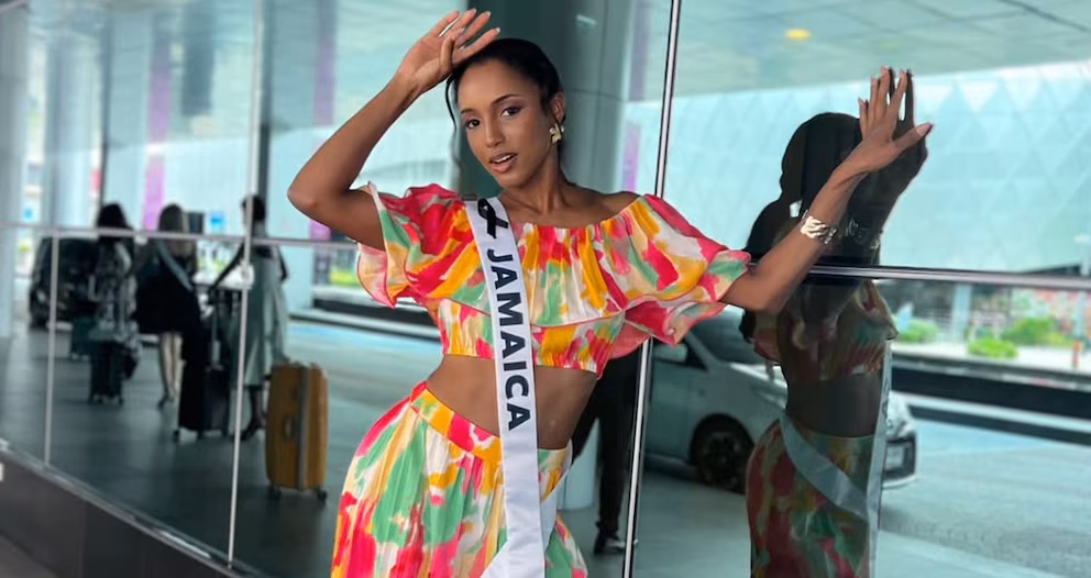 Miss Jamaica resultó con una fractura y hemorragia intracraneal tras grave caída en Miss Universo