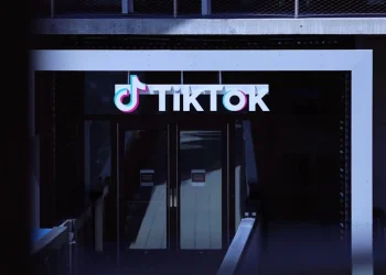 La matriz china de TikTok acuerda vender su filial en EE.UU. a inversores locales, según medios