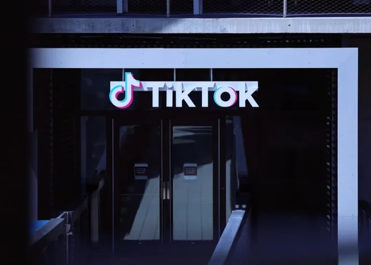 La matriz china de TikTok acuerda vender su filial en EE.UU. a inversores locales, según medios