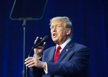 Varios estados demandan a Trump por imponer una tarifa de 100.000 dólares a visados H-1B