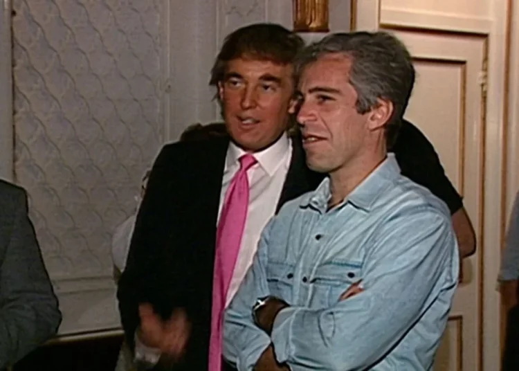 Trump «no tiene que ver» en el retiro de fotos publicadas en caso Epstein, según Justicia