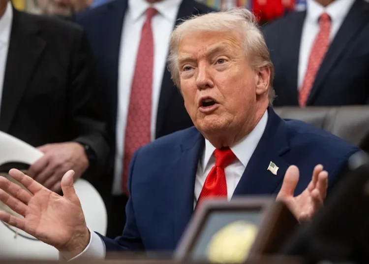 Donald Trump dice que quiere mantener en secreto sus próximas acciones con el petróleo de Venezuela