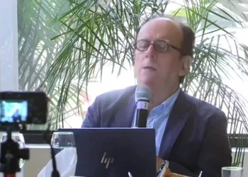 Perú enfrenta conflictos mineros con pérdida de soberanía del territorio, concluye estudio