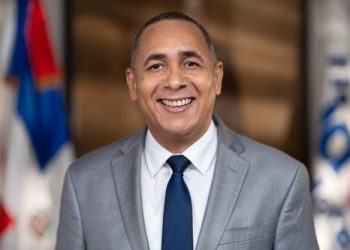 Nelson Arroyo desmiente irregularidades en Banreservas y defiende solidez del sistema financiero