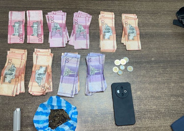 Policía ocupa drogas, armas y apresa antisociales; además recupera motocicletas robadas en Villa Mella, SDN