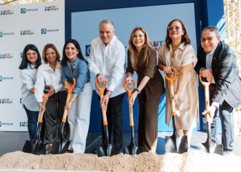 Popular y ADN inician remozamiento del parque Núñez de Cáceres