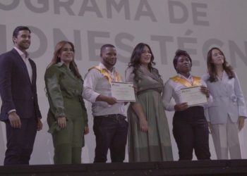 Fundación Hestia gradúa 220 nuevos técnicos y celebra su décimo aniversario