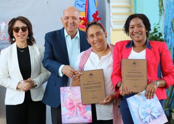 Entregan certificados a privadas de libertad en el Centro de Corrección y Rehabilitación Rafey Mujeres