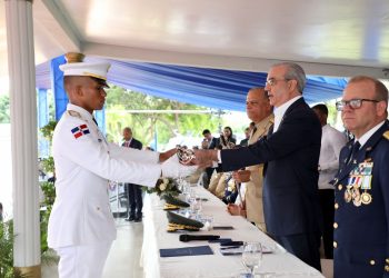 Presidente Abinader encabeza graduación de 40 nuevos cadetes de la Fuerza Aérea Dominicana