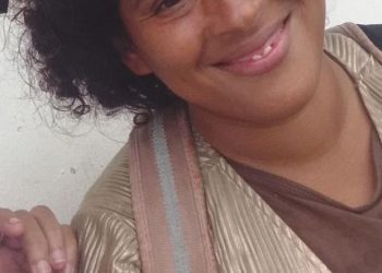 Buscan familiares de mujer en condición de calle en la avenida Duarte, DN