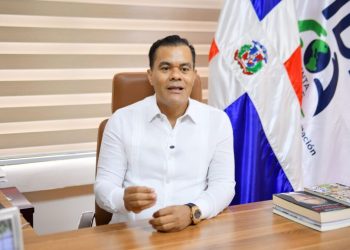 Director de la DIDA advierte a ARS y farmacias sobre monitoreo al cumplimiento de resolución