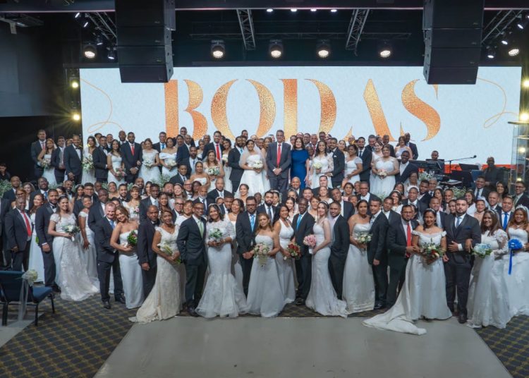 76 parejas contraen matrimonio en las bodas colectivas del Ministerio Internacional Monte de Dios Horeb