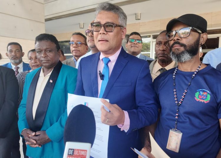 Partido GenS se querella contra 39 funcionarios del PRM y empresarios por caso SENASA