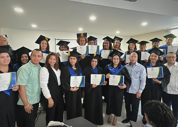 Escuela Técnico Laboral Nereida Marchena gradúa 120 jóvenes en Juma Bejucal