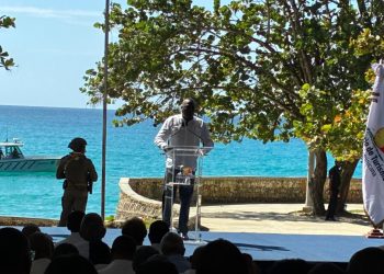 Alcalde de La Caleta celebra rescate del Parque Nacional Submarino y lo califica como un orgullo nacional